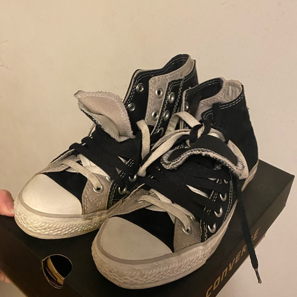 double tongue converses